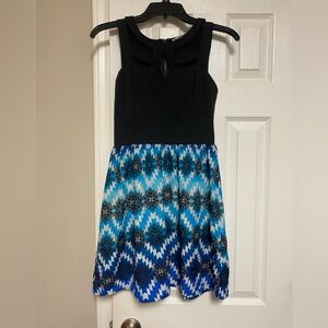 Sleeveless MIDI Dress